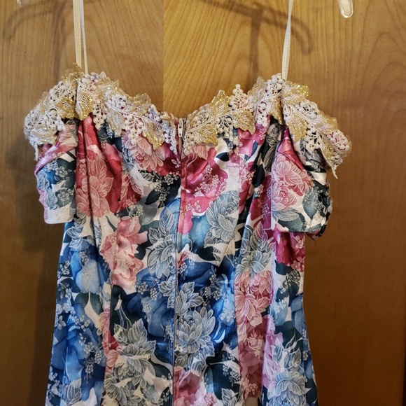 Formal dress - Picture 3 of 4